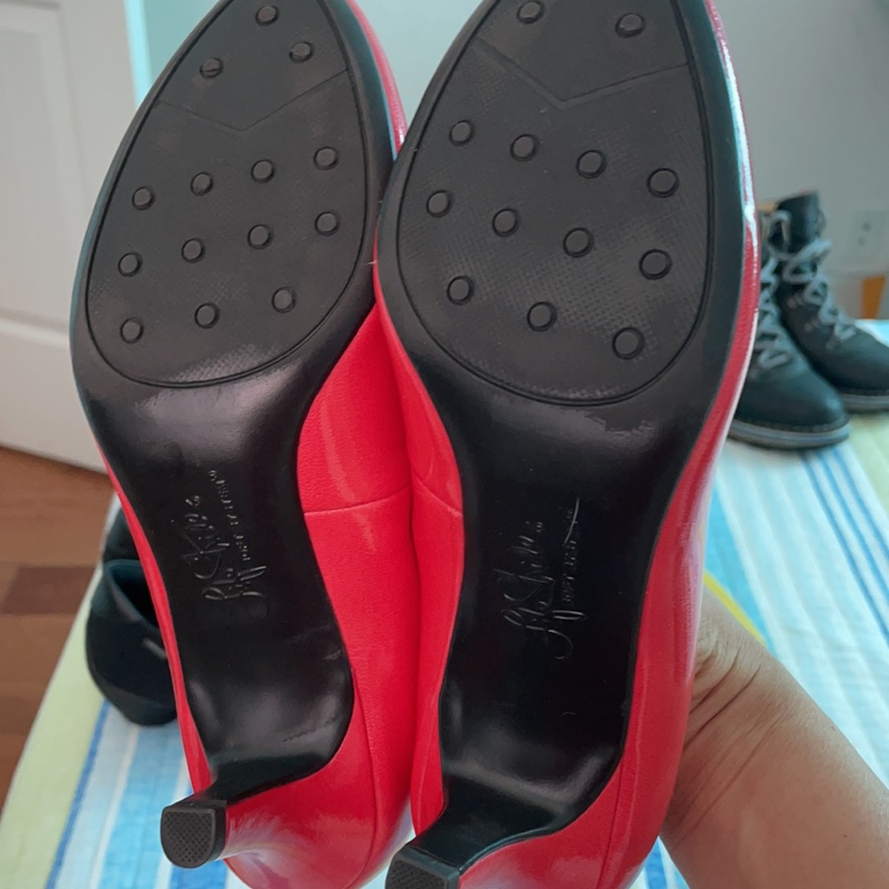 Shoes - Picture 2 of 4